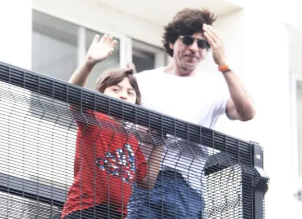 Shah Rukh Khan And AbRam Greet Massive Crowd Of Fans Outside Mannat On