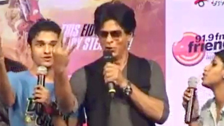 Shahrukh Khan Promotes ‘Chennai Express’ In Kolkata