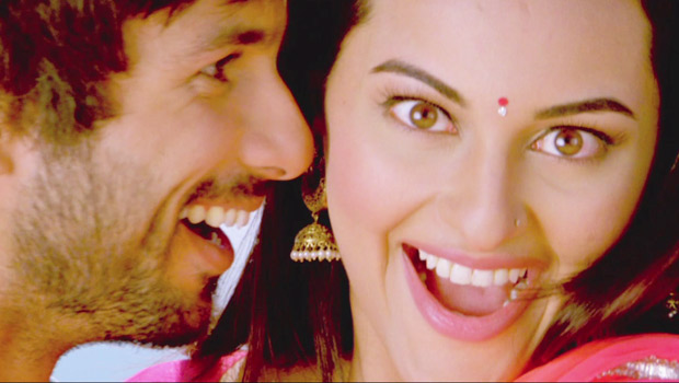 Saree Ke Fall Teaser (R… Rajkumar)