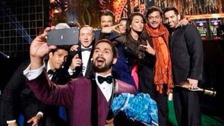 Anil, Farhan, Javed, Rishi Take Selfie At ‘IIFA Awards 2014’