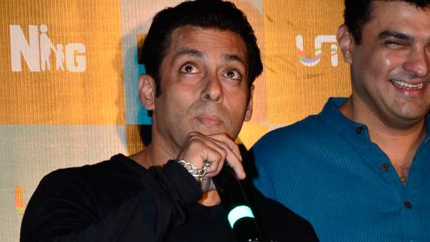 Salman Compares Jacqueline With Zeenat Aman