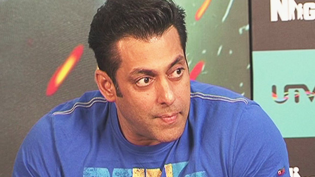 Salman Hangs Out With Media Part – 4