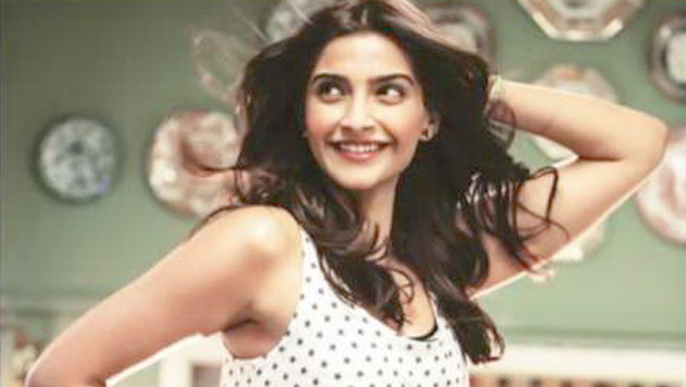 Engine Ki Seeti (Khoobsurat)