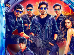 Shah Rukh Khan, Abhishek Bachchan, Bomain Irani, Sonu Sood & Vivaan Shah Take Selfie For ‘Slam! The Tour 2014’