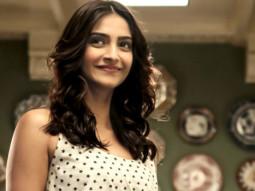 Deepika Padukone And Sonam Kapoor Indulge In Bum-Battle