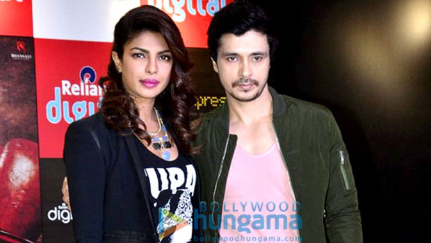 Priyanka Chopra And Darshan Kumaar Promote ‘Mary Kom’ At ‘Reliance Digital Store’