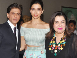 Samosawallah At Gaiety Gives Farah Khan Thumbs Up For Happy New Year