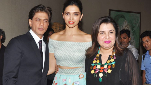 Samosawallah At Gaiety Gives Farah Khan Thumbs Up For Happy New Year