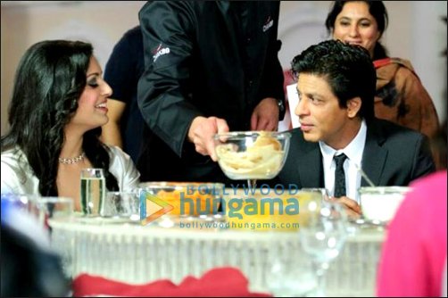 check out srk shoots commercial at chak89 4