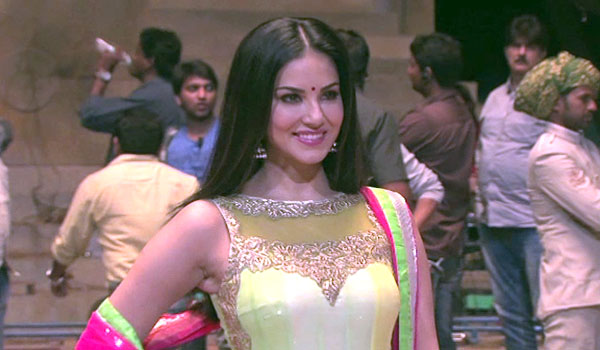 Sunny Leone-Ahmed Khan On The Sets Of ‘Ek Paheli: Leela’ At Film City
