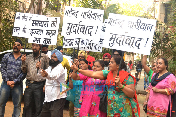 the sikh community protests against the film monsoon 8