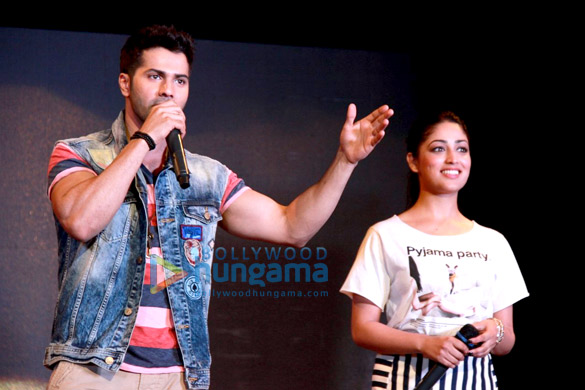 varun dhawan yaami gautam promote badlapur at the national college festival 3