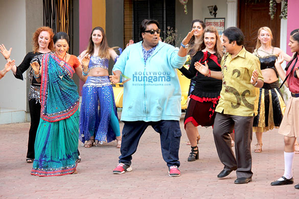 ganesh acharya visits gokuldham society to promote hey bro 3