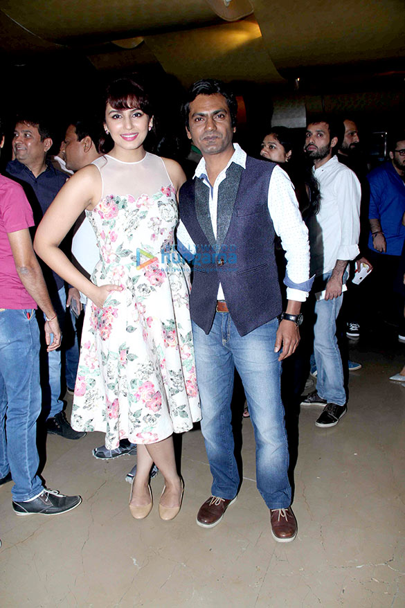 sonakshi sinha nargis fakhri varun dhawan grace the special screening of badlapur 8