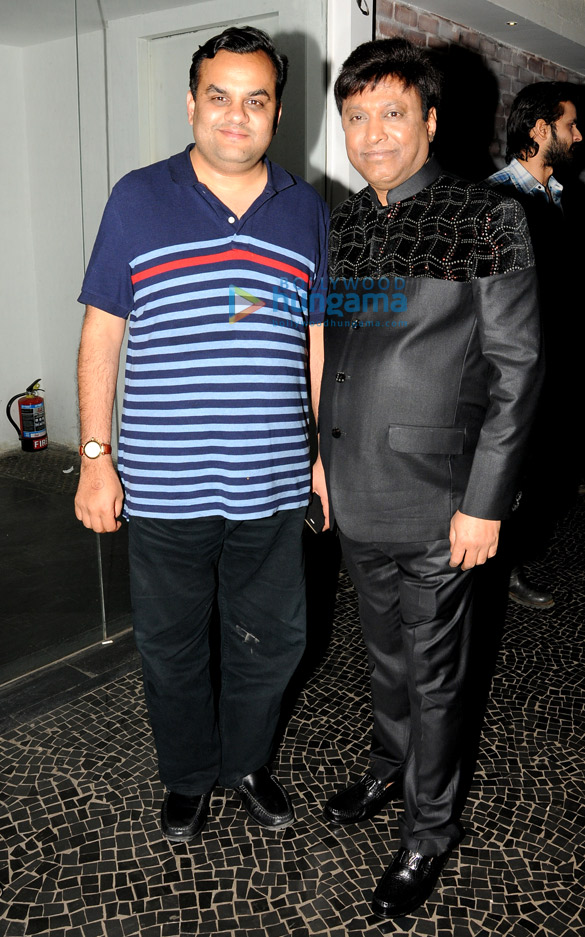 rakhi sawant hosted a surprise birthday bash for brother manik soni 13