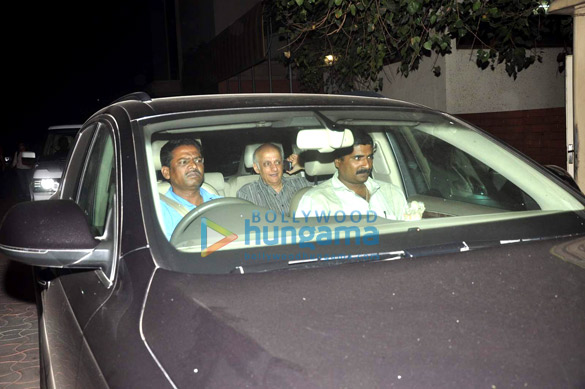 anushka sharma hosts a special screening of nh10 10