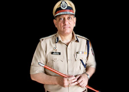 Police Commissioner Rakesh Maria to the rescue of filmmakers’ woes