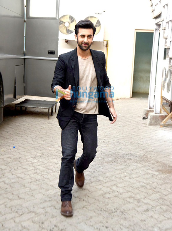 ranbir kapoor snapped promoting bombay velvet 8