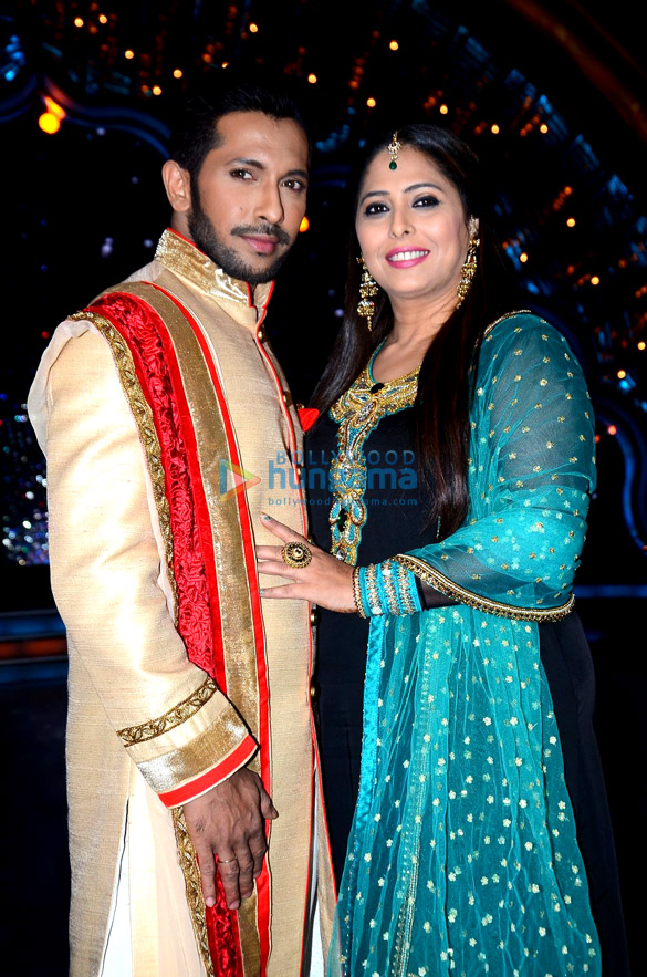 promotion of the film tanu weds manu returns on the sets of dance india dance super moms 10