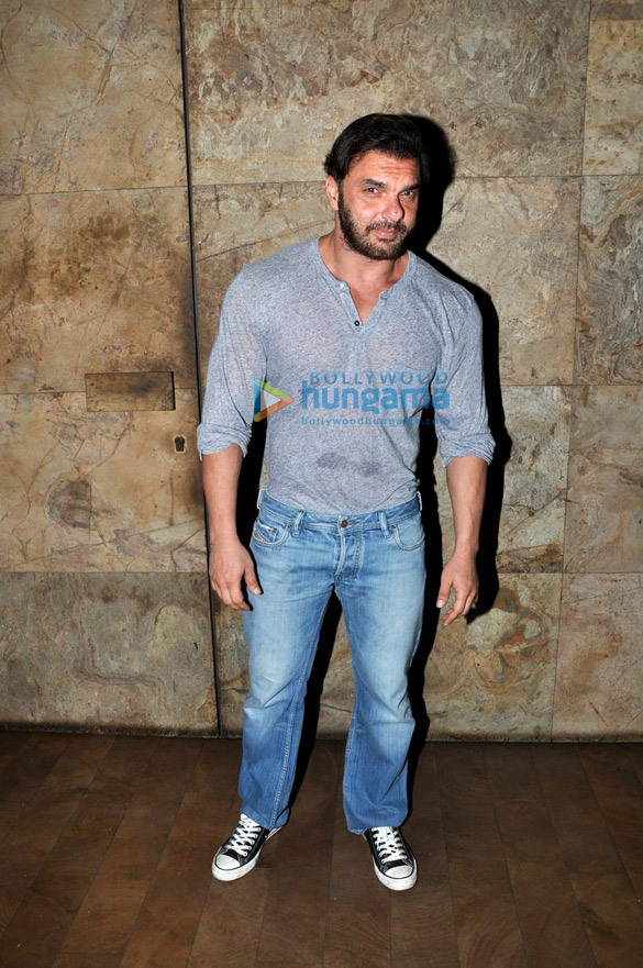 celebs grace the special screening of tanu weds manu returns at lightbox 3