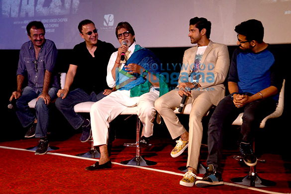 amitabh bachchan and farhan akhtar launch the first look of wazir 9