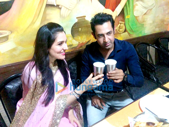 cast of second hand husband seek blessings at the golden temple 7