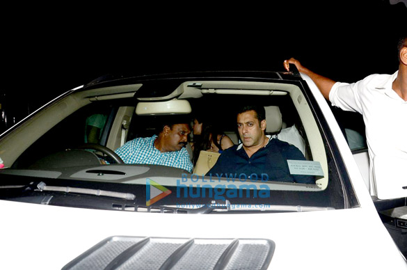 salman khan daisy shah sneha ullal and others snapped at jurassic world screening 9