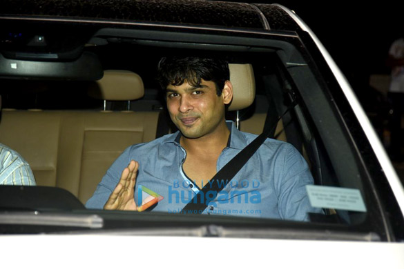 karan johar hosts special screening of bahubali 14