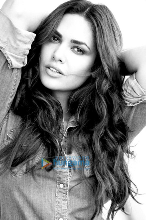 Celebrity Photo Of Esha Gupta
