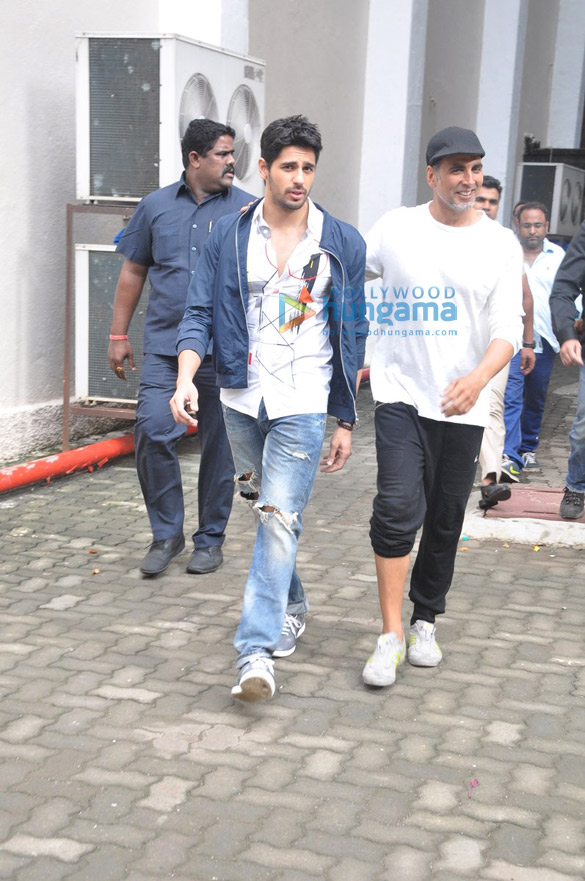 akshay kumar sidharth malhotra promote their film brothers 11