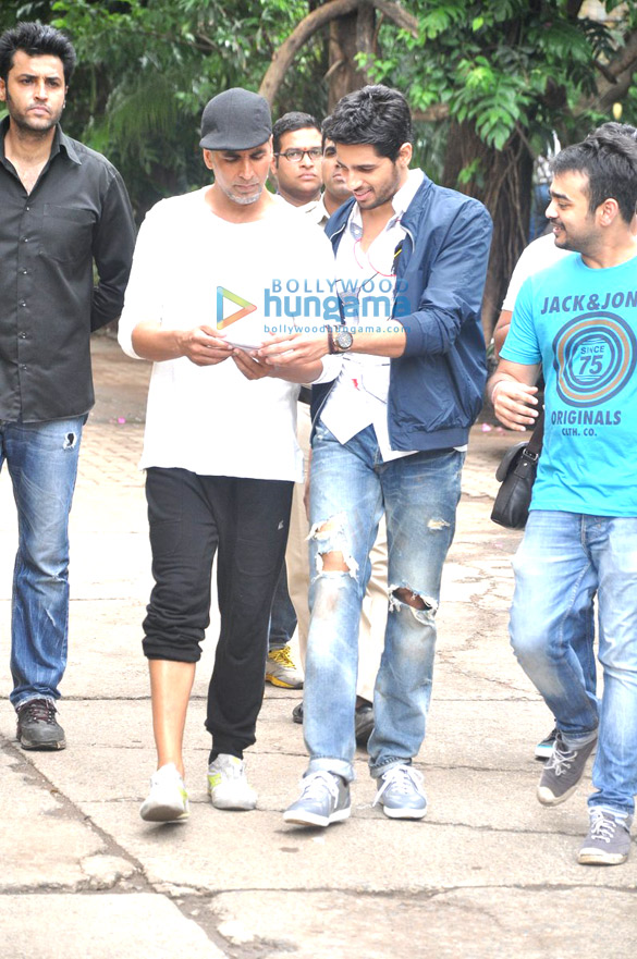 akshay kumar sidharth malhotra promote their film brothers 6