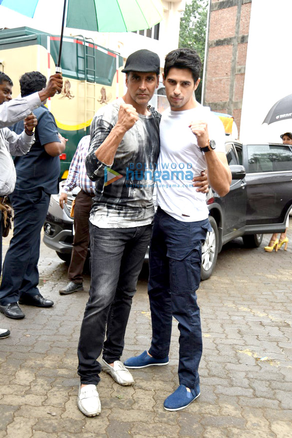 akshay kumar sidharth malhotra jacqueline fernandez promote brothers 12