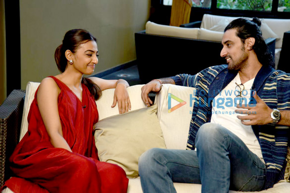 kunal kapoor radhika apte discuss kaun kitney paani mein 4