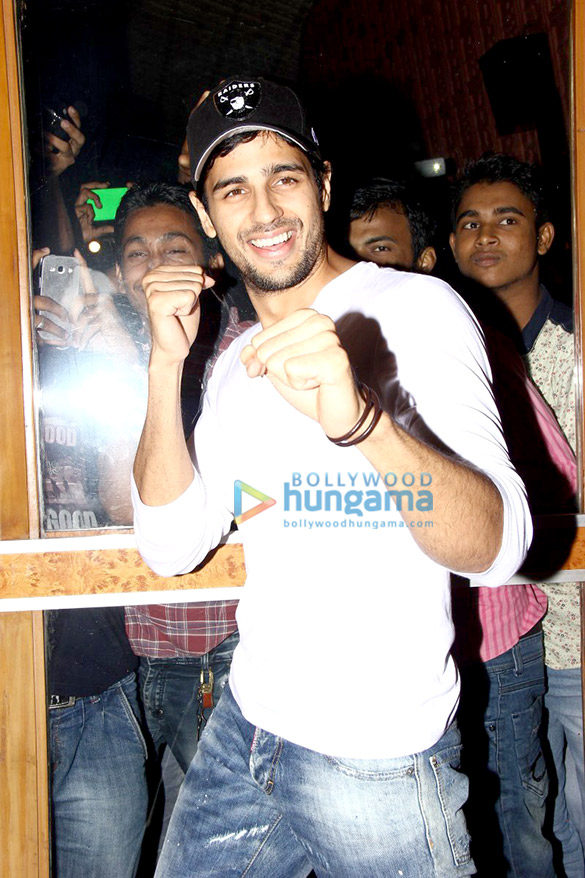 sidharth malhotra karan malhotra visit gaiety cinema to promote brothers 5