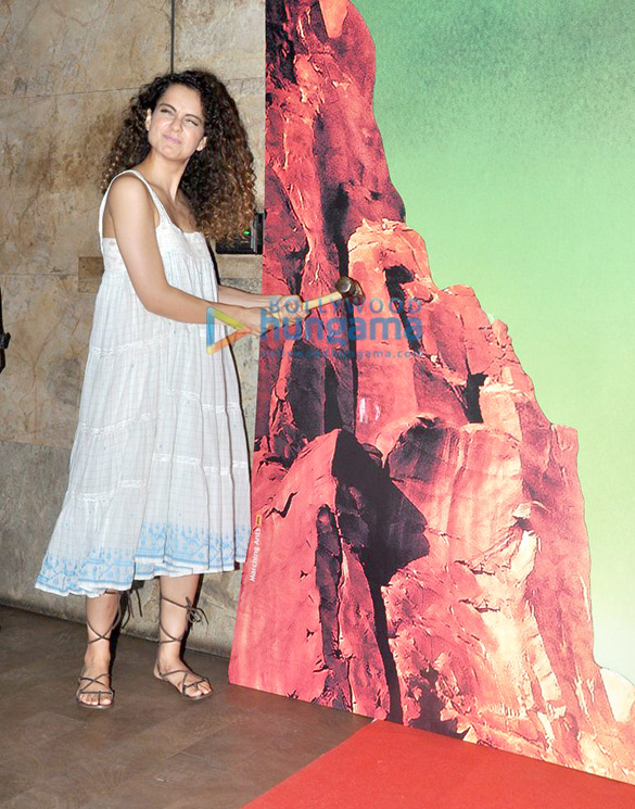 kangna ranaut nawazuddin siddiqui sarika others at manjhi the mountain man screening 9