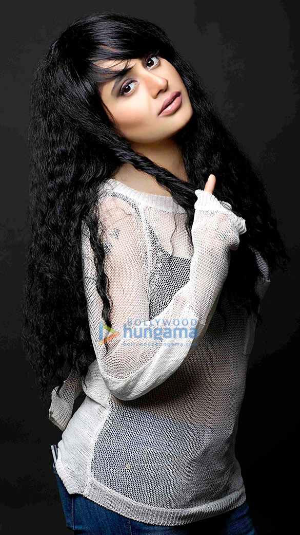 alisa khan 49