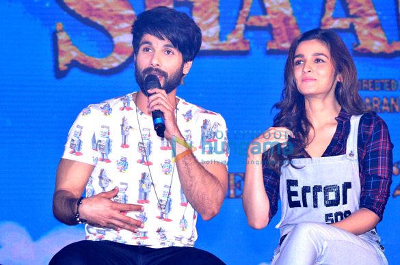 shahid kapoor alia bhatt unveil the gulaabo song from shaandaar 7