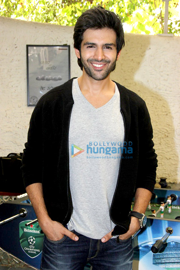 promotions of pyaar ka punchnama 2 at the little door 8