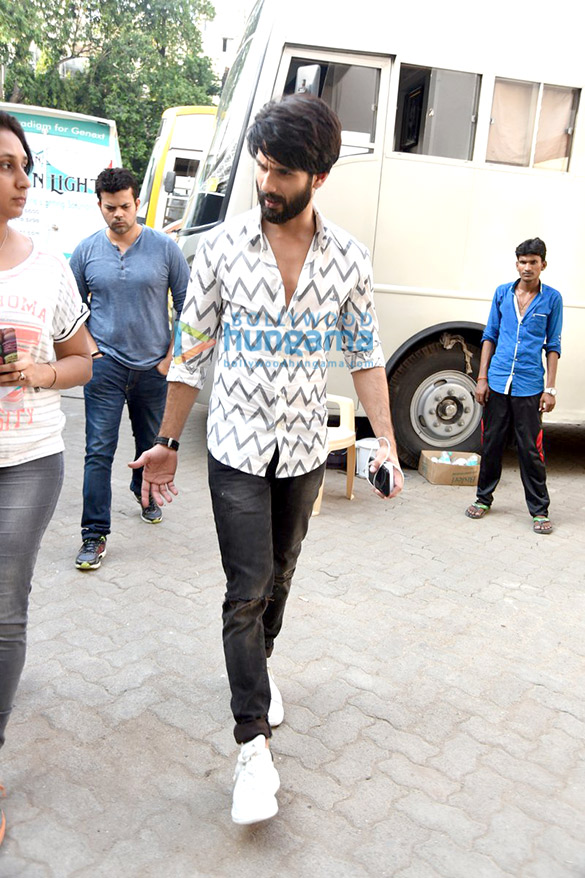 shahid kapoor alia bhatt snapped during shaandaar promotions 9