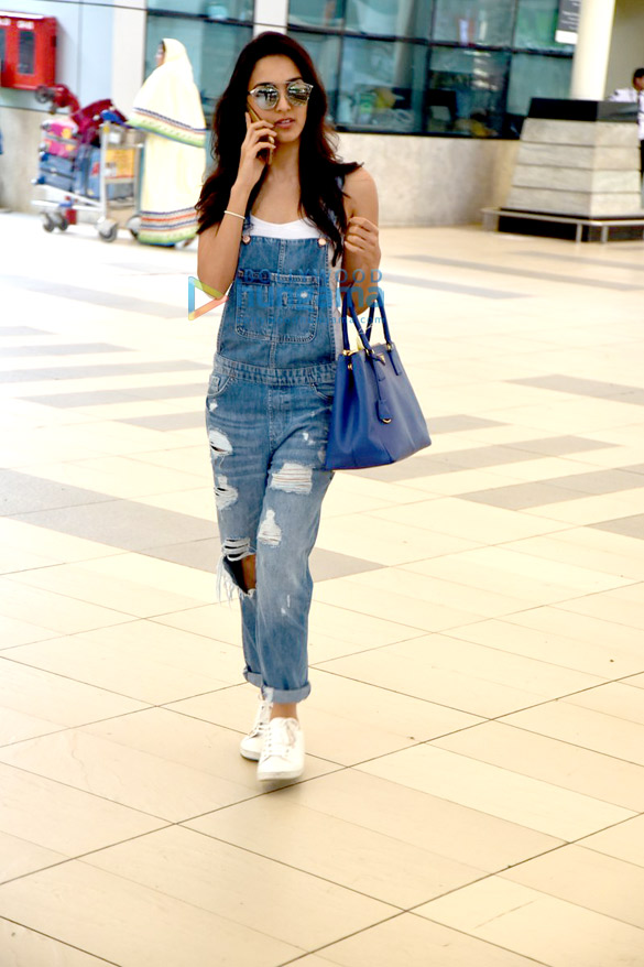 sushant singh rajput kiara advani arrive after the shoot of m s dhoni the untold biopic in ahmedabad 7