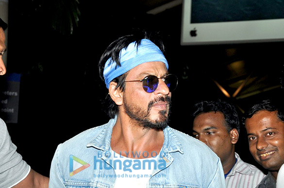 shah rukh khan returns post shooting for dilwale to celebrate gauri khans birthday 8
