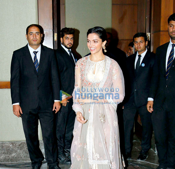 deepika padukone launches the deewani mastani song from bajirao mastani 9