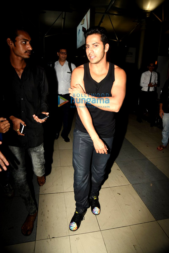 kajol varun dhawan kriti sanon and others return from dilwale shoot in hyderabad 8