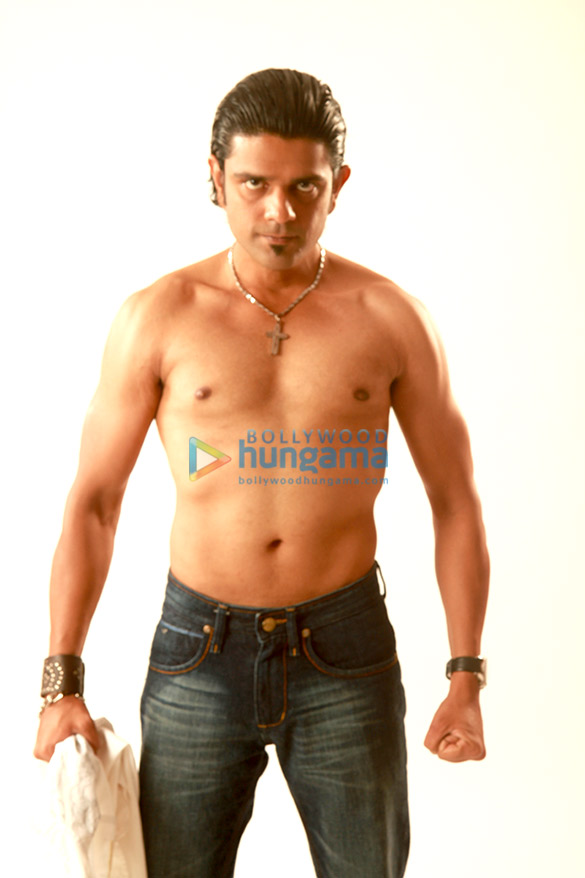 charlie kay chakkar mein 43