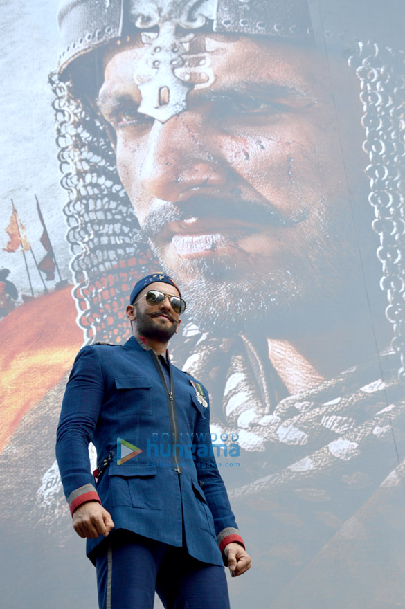 ranveer singh unveils the official poster of bajirao from bajirao mastani 6