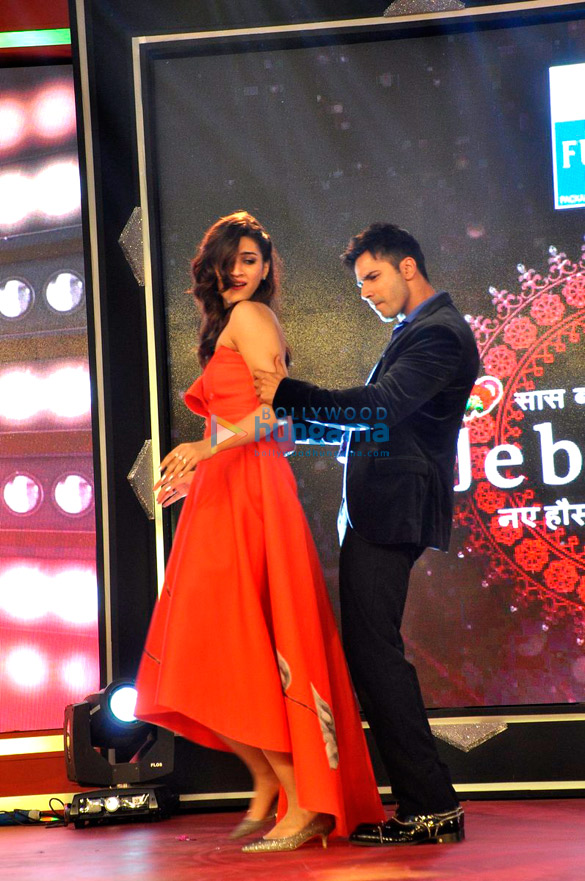dilwale promotions at abp news saas bahu aur saazishs annual bash 9
