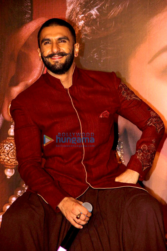 ranveer singh priyanka chopra launch malhari song from bajirao mastani 12