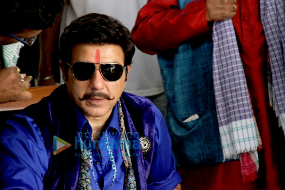 sunny deol ameesha patel arshad warsi snapped on the sets of bhaiyyaji superhit 4