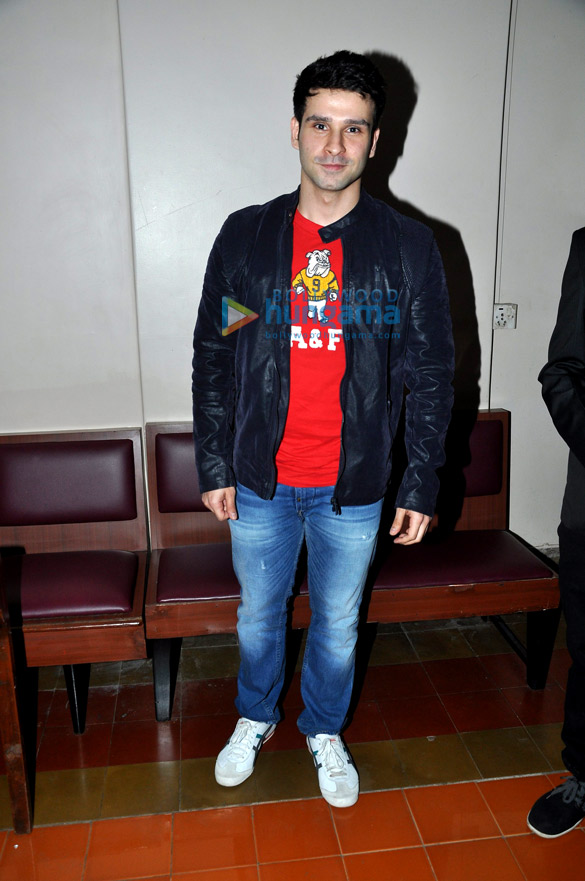 girish kumar navneet kaur dhillon snapped promoting their film loveshhuda 9