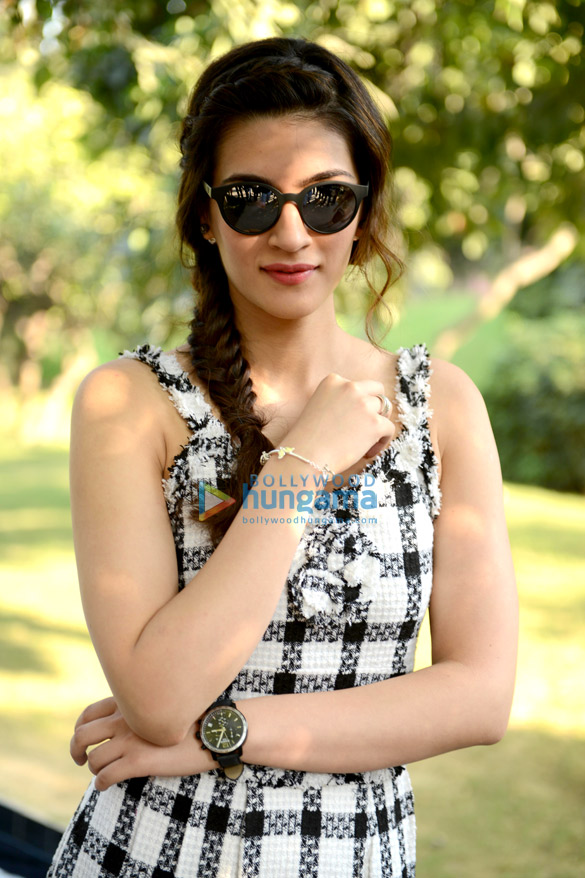 shah rukh khan kajol varun dhawan kriti sanon promote dilwale in delhi 20